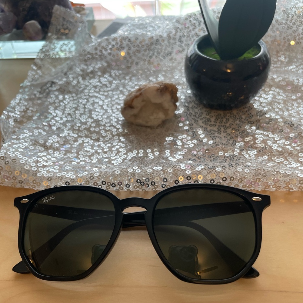 RAY-BAN women’s sunglasses